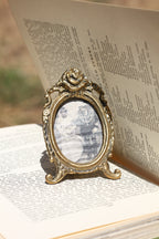 Moldura Vintage com Rosa Dourada